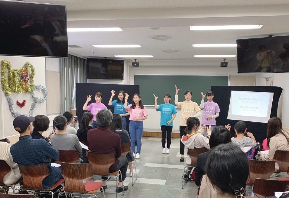 <strong>Sophia Sign Language Club Tenohira</strong>