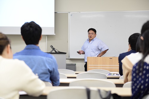 越境する人々や集団の権利・保護度合いの国内外規定要因の国際比較研究<br>総合人間科学部社会学科　細木 一十稔 ラルフ　助教